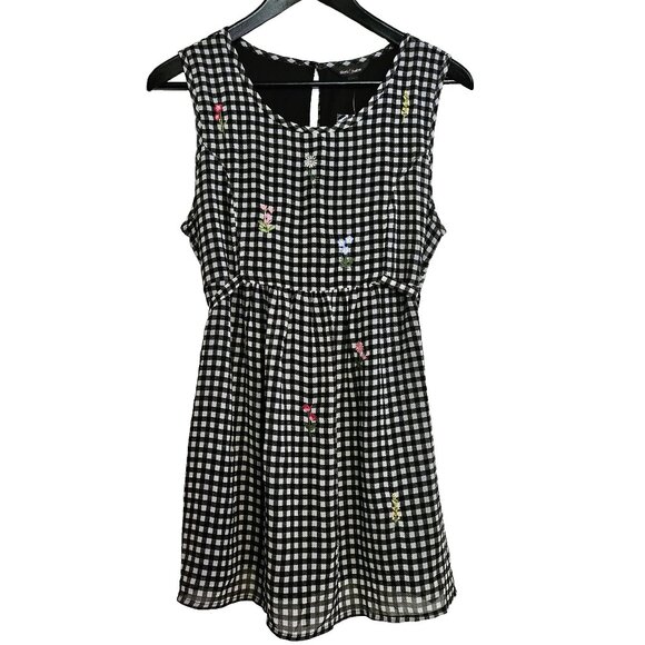 NWT STORK & BABE Black & White Gingham Flower Embroidered Maternity Top Size Med - Picture 1 of 7